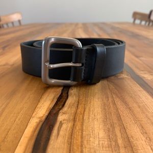 Genuine leather women’s belt. Size small